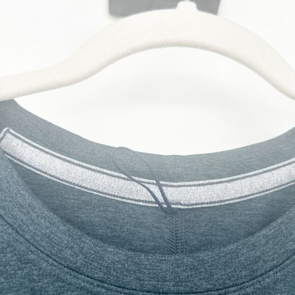 Lululemon Mens Athleisure Crewneck Short Sleeve Active T-Shirt Heathered Blue - Picture 2 of 5